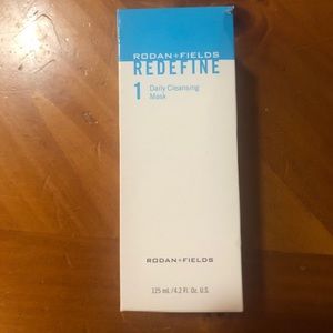 Redefine daily cleansing mask